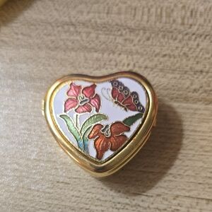 Vintage Cloisonné Gold Tone Heart-Shaped Trinket Box-Pill Case Floral Design EUC